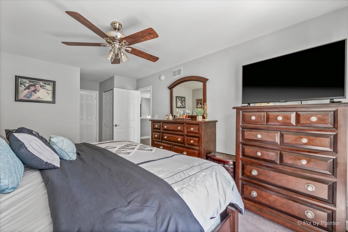 2433 Daybreak Court, Unit 2433 Elgin, IL 60123 - Photo 17 of 37