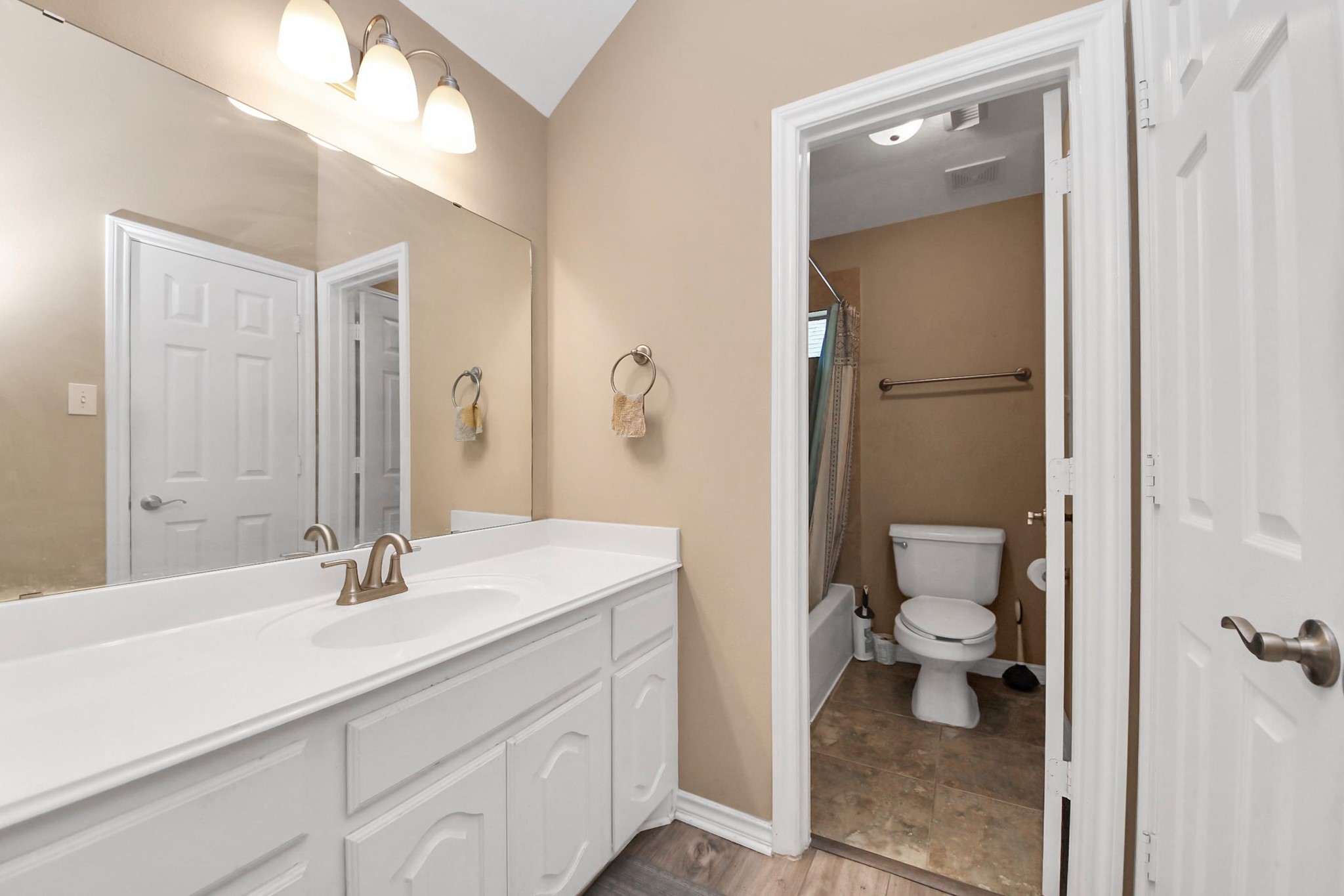 706 River Delta Lane Rosenberg, TX 77469 - Photo 39 of 50 a bathroom with a sink toilet and shower