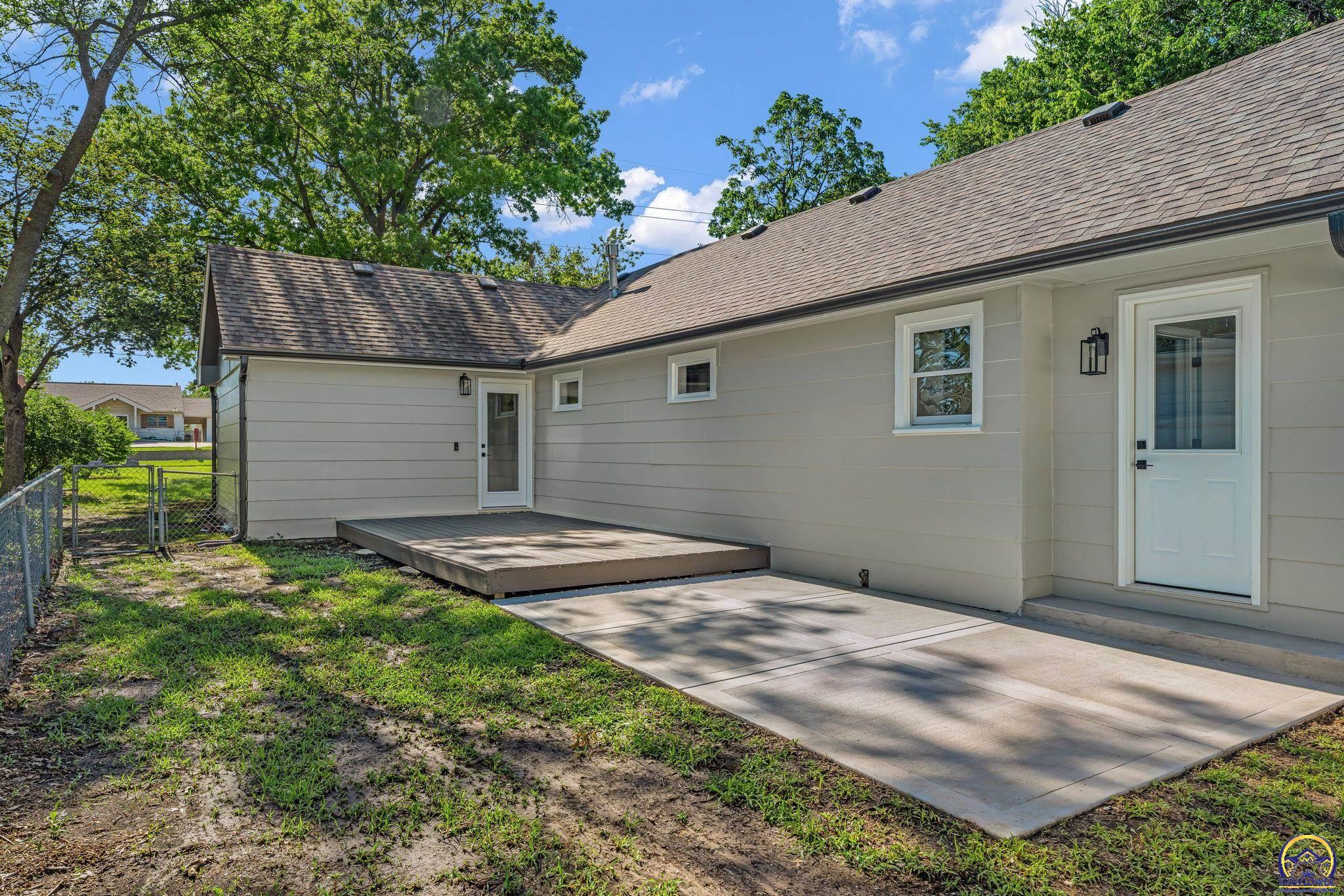 1900 Southwest Fairlawn Road Topeka, KS 66604 - Photo 31 of 34