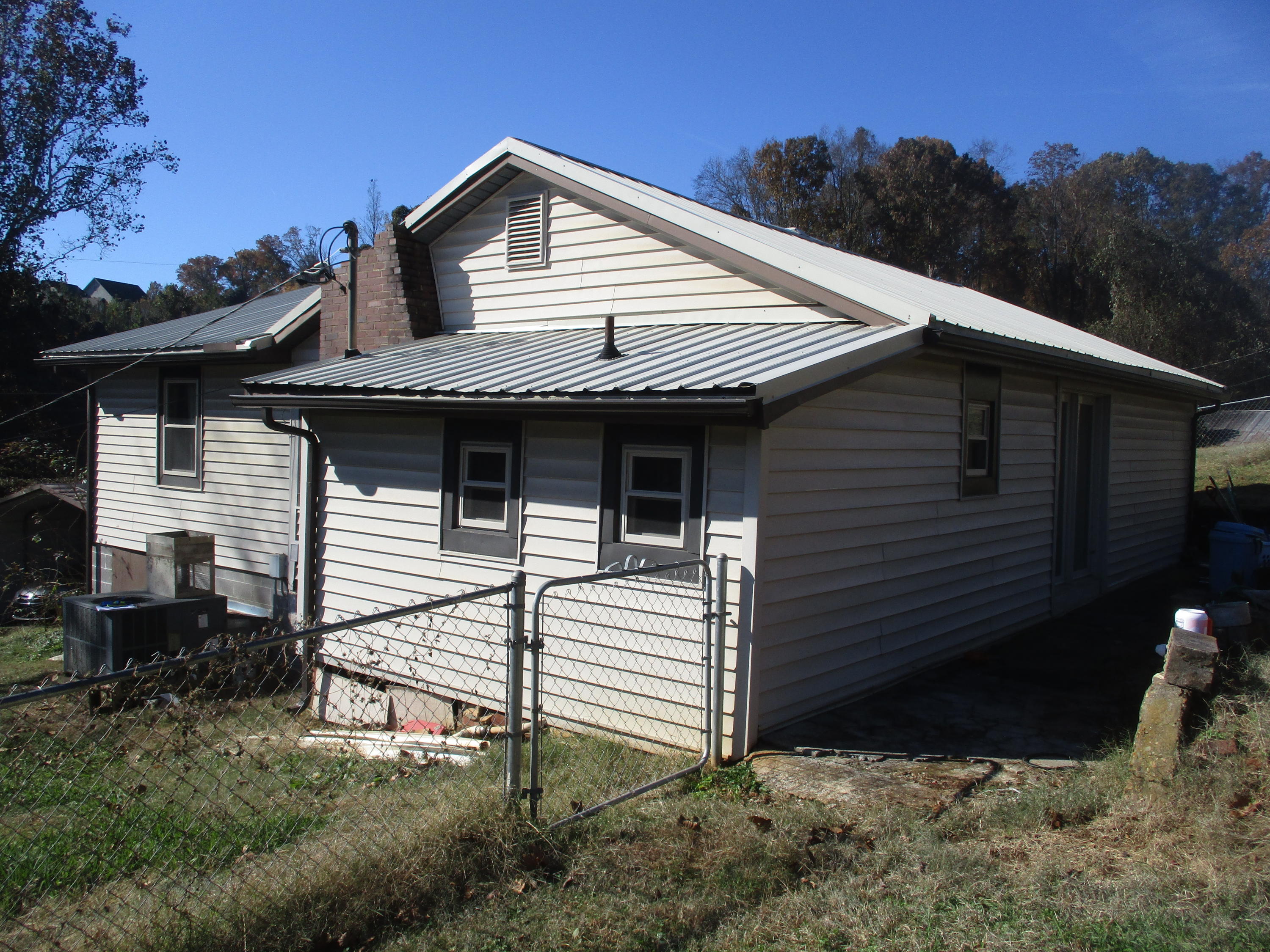 4120 Edington Road Knoxville, TN 37920 - Photo 3 of 11 IMG_0578