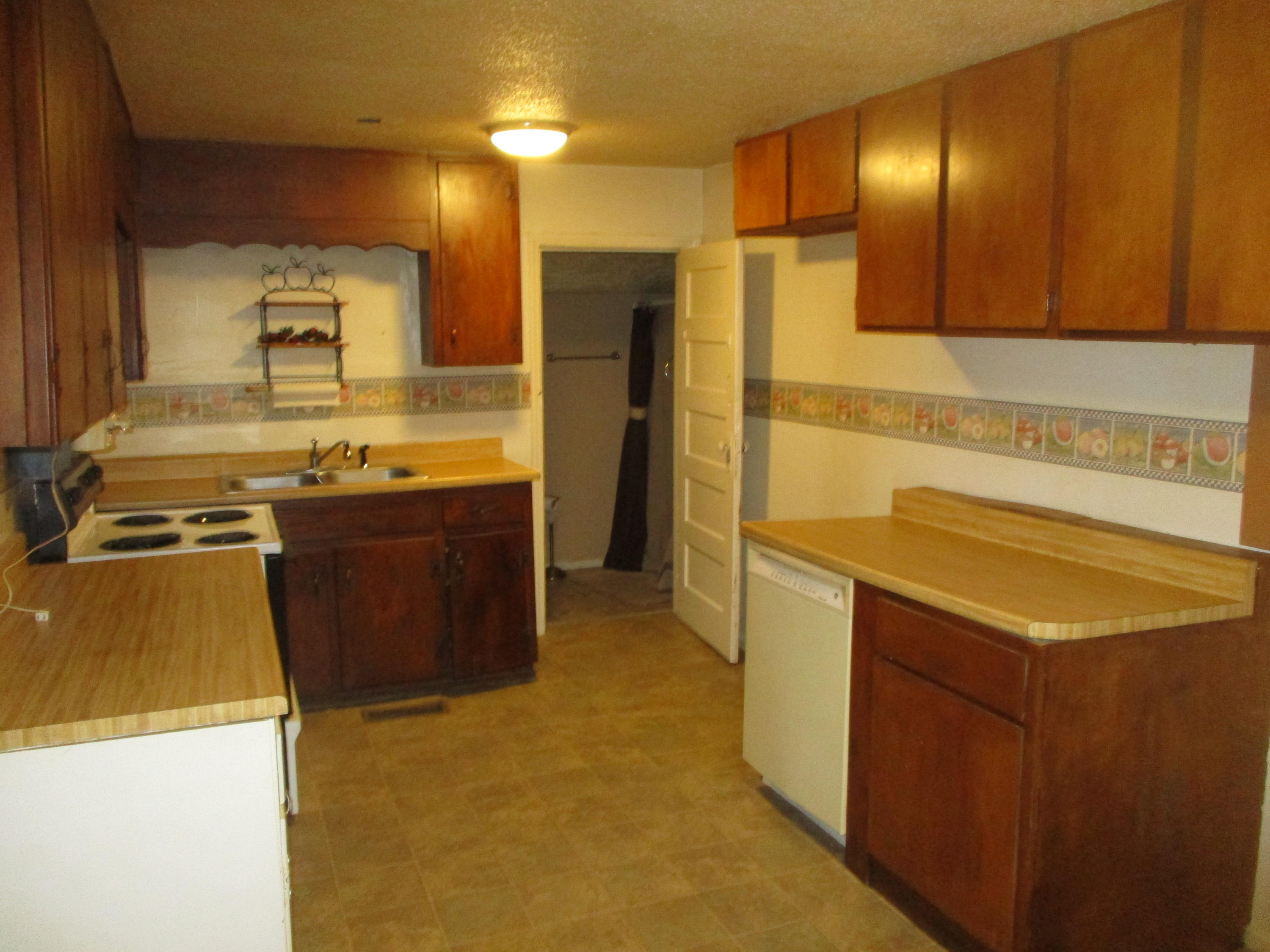 4120 Edington Road Knoxville, TN 37920 - Photo 5 of 11 IMG_0572