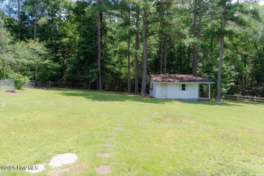 107 Brooks Street Hamlet, NC 28345 - Photo 5 of 38 DSC_7562