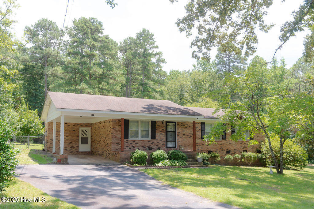 107 Brooks Street Hamlet, NC 28345 - Photo 9 of 38 DSC_7521
