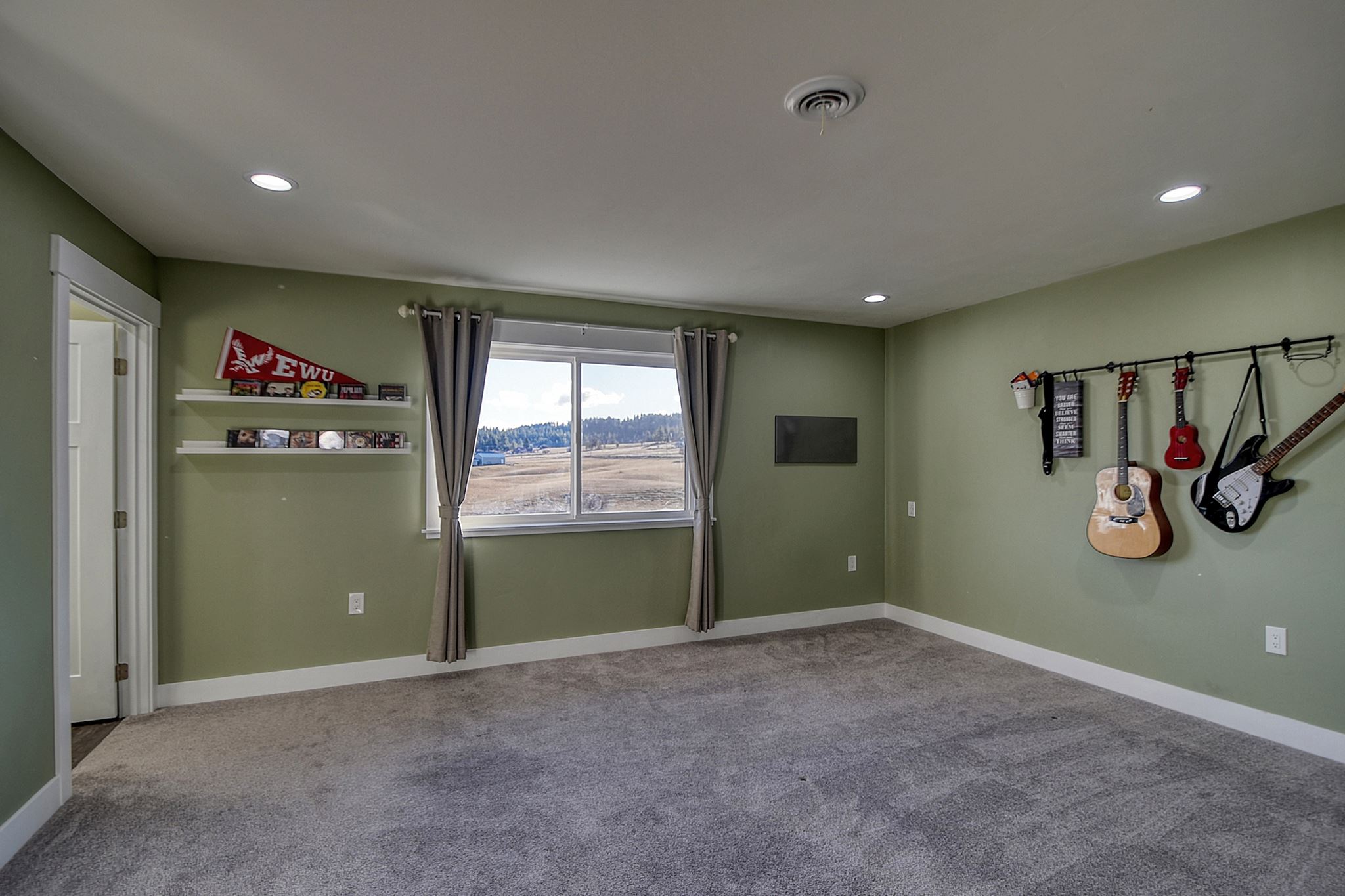 18026 North Austin Road Spokane, WA 99208 - Photo 17 of 39