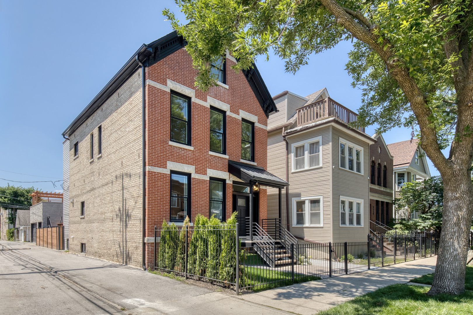 3414 North Hamilton Avenue Chicago, IL 60618 - Photo 3 of 45