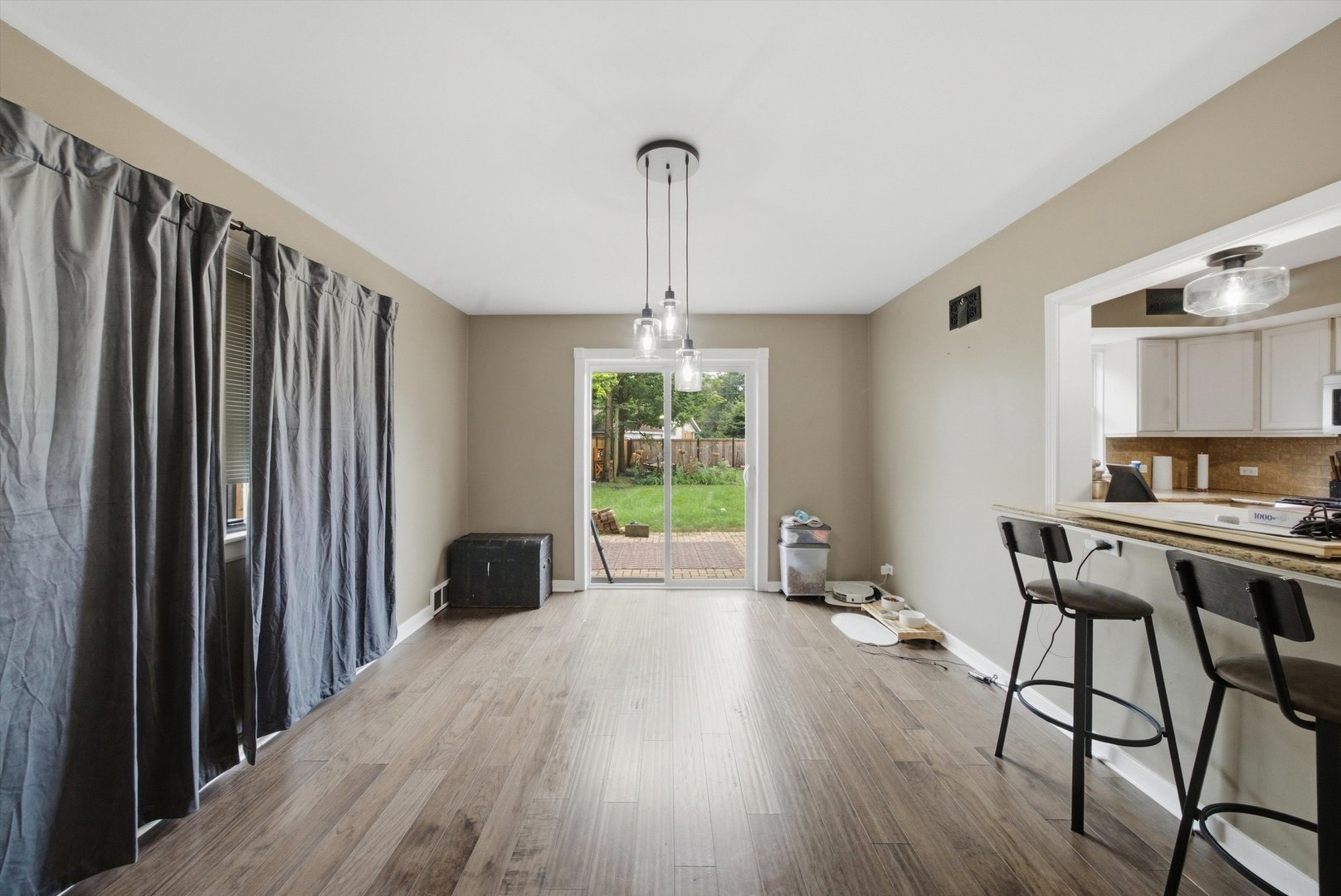 390 Bartram Road Riverside, IL 60546 - Photo 14 of 65 Gallery Image 14
