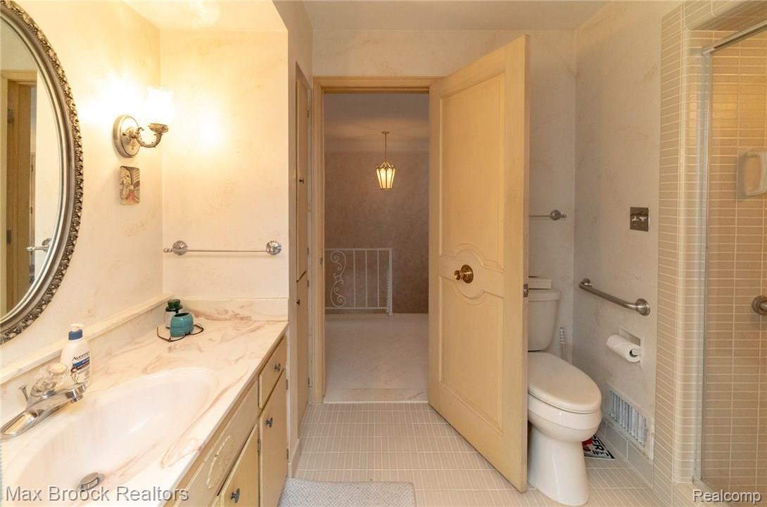 4033 Nearbrook Road Bloomfield Hills, MI 48302 - Photo 20 of 36 061DSC00173.jpg