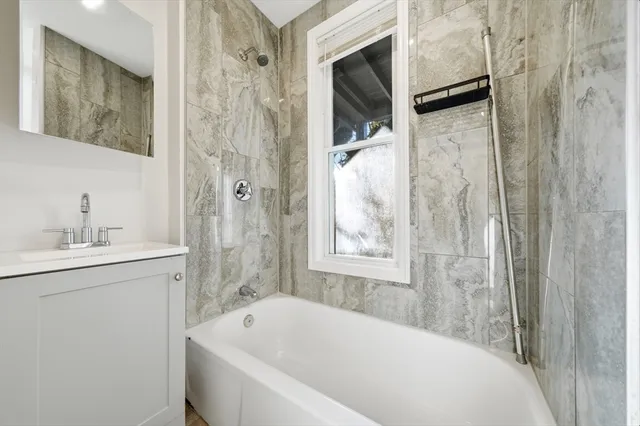 $1,900 | 14-16 Ripley Street, Unit 1R, Malden, MA 02148