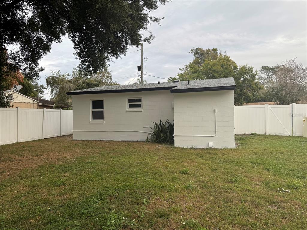 1718 Guinyard Way Orlando, FL 32805 - Photo 12 of 13