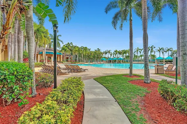 $899,999 | 2024 Northwest 139th Terrace, Pembroke Pines, FL 33028