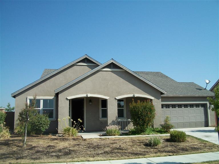558 Sierra Avenue Reedley, CA 93654 - Photo 1 of 24 Gallery Image 1