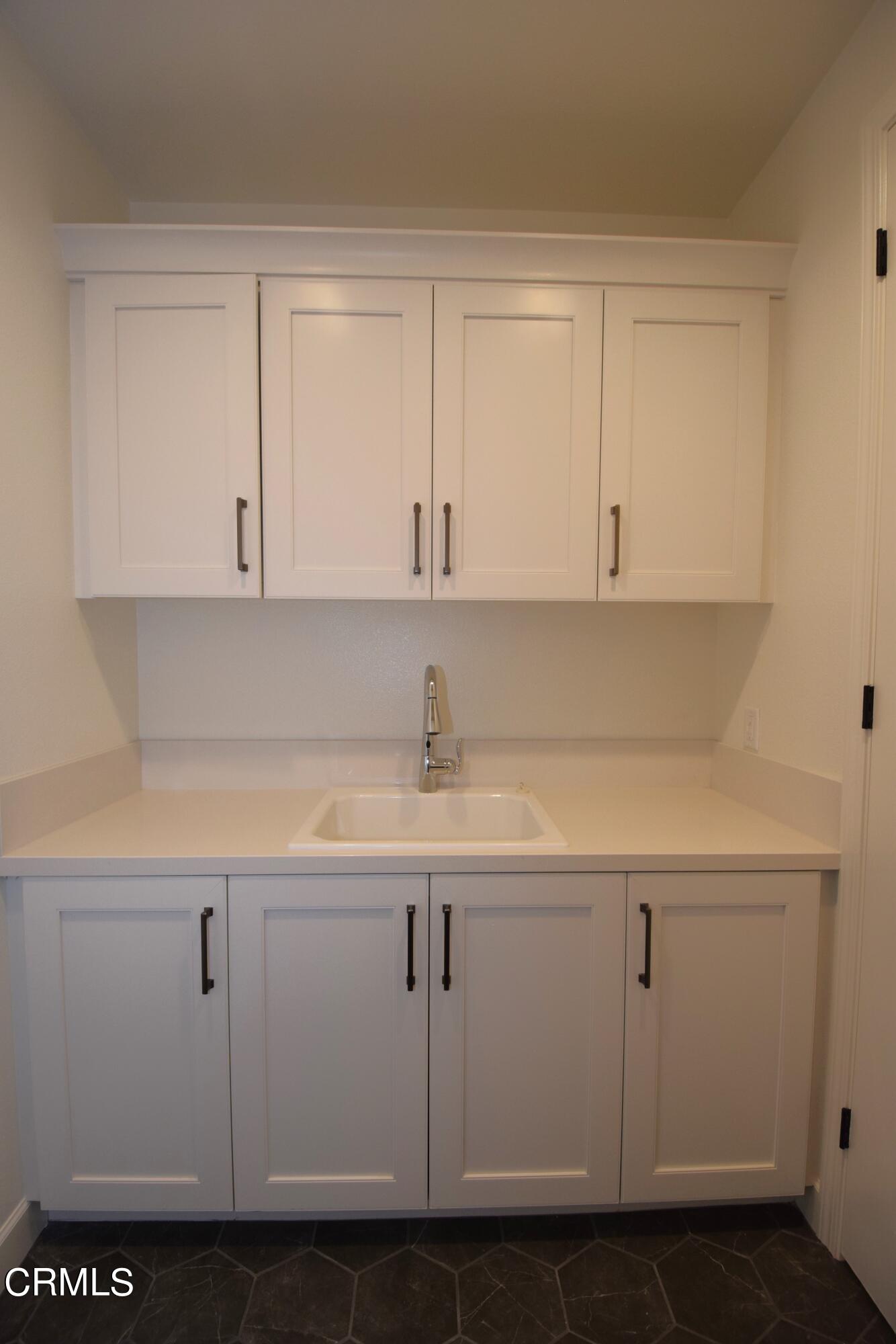 2480 Rondell Road Camarillo, CA 93012 - Photo 26 of 52 a room with cabinets