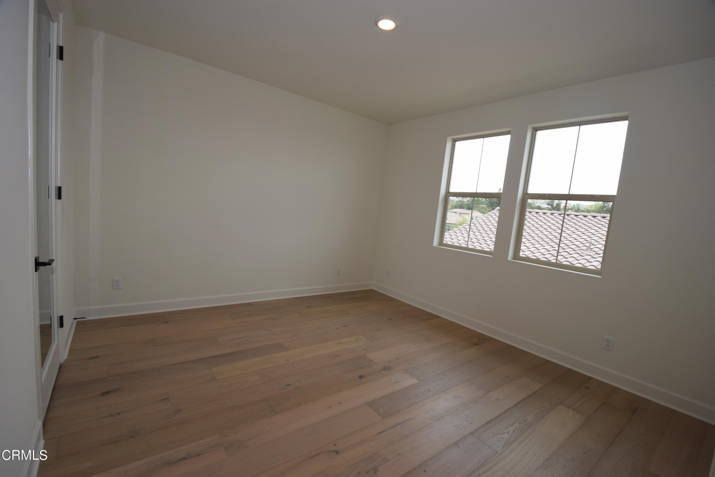 2480 Rondell Road Camarillo, CA 93012 - Photo 31 of 52 an empty room with a window