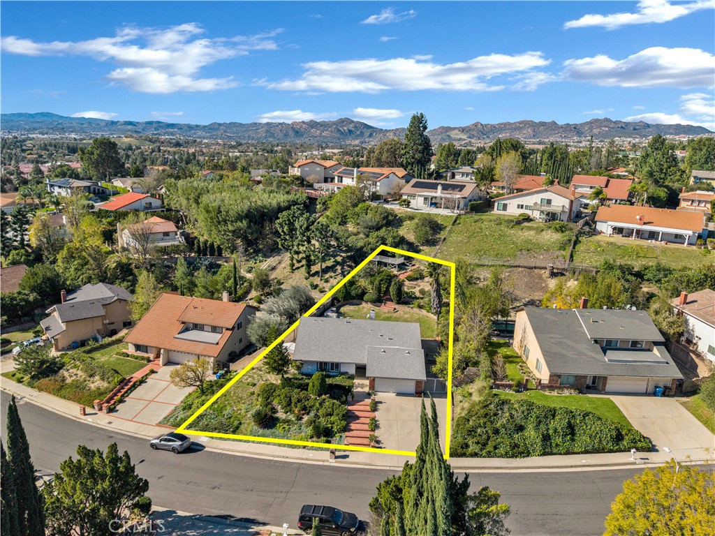 11355 Pala Mesa Drive Porter Ranch, CA 91326 - Photo 4 of 33