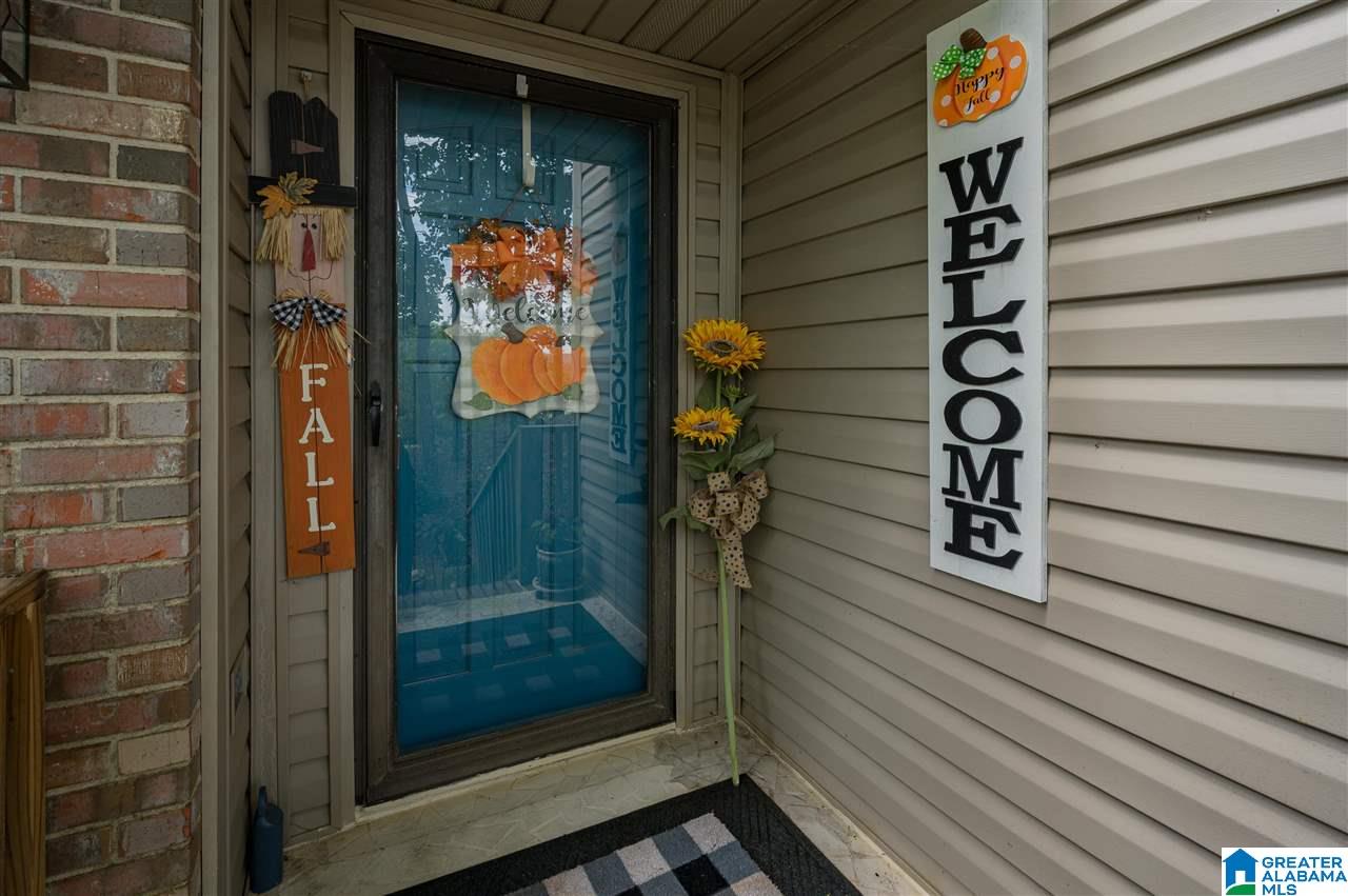 828 Round Hill Road Pelham, AL 35124 - Photo 4 of 49