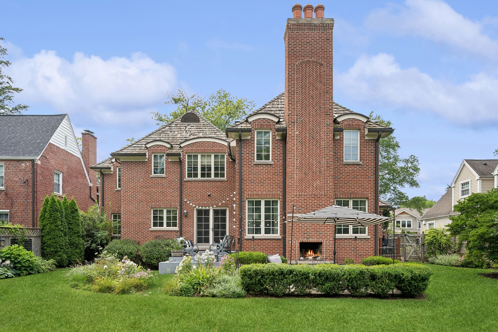 719 Forest Road Glenview, IL 60025 - Photo 32 of 38 front view of a building with a yard