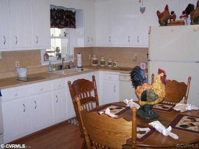 4135 Quinton Road Quinton, VA 23141 - Photo 7 of 10 Kitchen - Another kitchen view.
