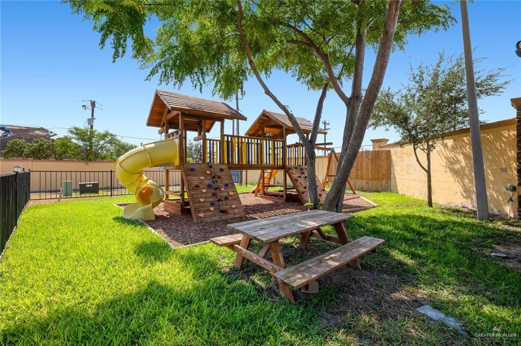 5407 North Crown Point Pharr, TX 78577 - Photo 4 of 17