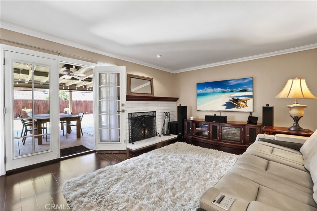 390 North Milford Road Orange, CA 92867 - Photo 7 of 34 Living Room
