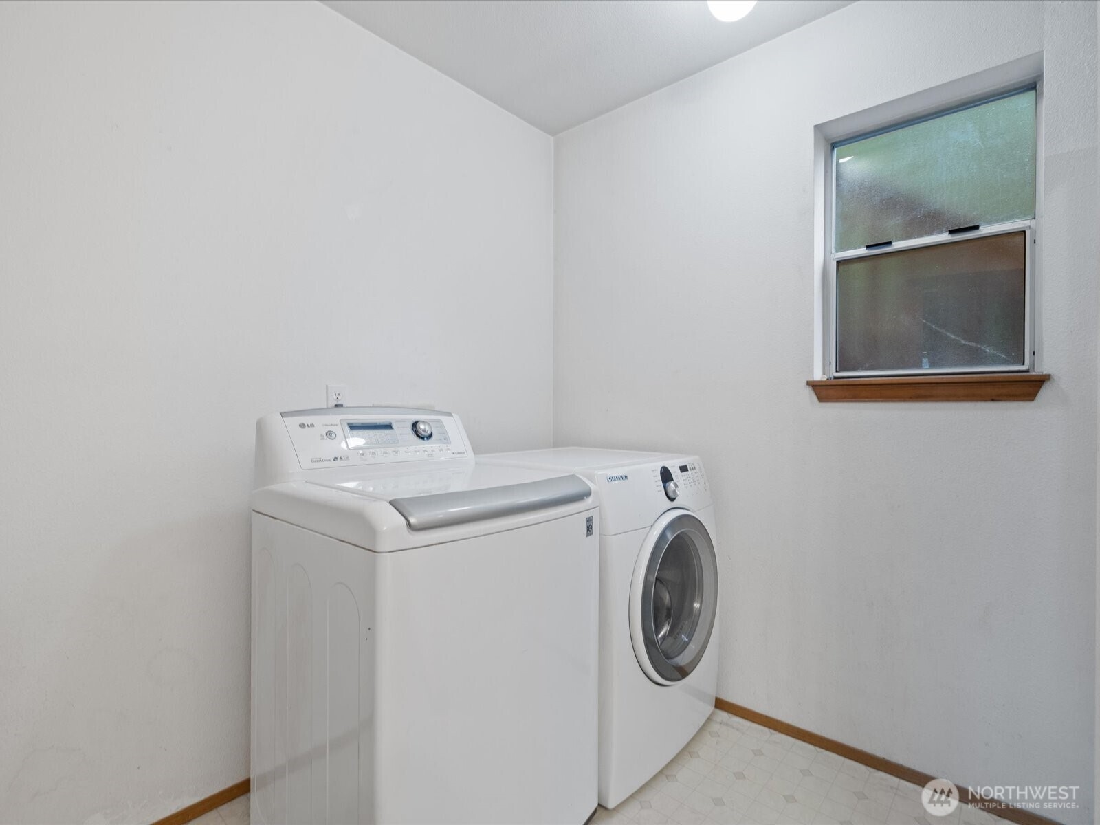 5411 158th Place Southwest Edmonds, WA 98026 - Photo 29 of 38 a utility room with dryer and washer