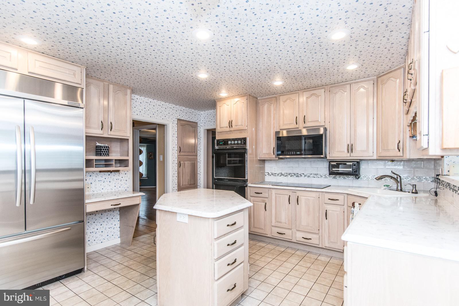 460 Leonard Road Huntingdon Valley, PA 19006 - Photo 13 of 52 Gallery Image 13