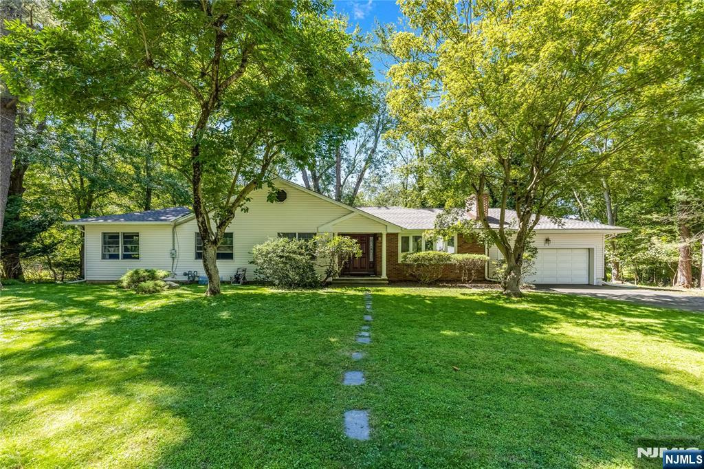 11 Sunset Road Demarest, NJ 07627 - Photo 1 of 49 Gallery Image 1