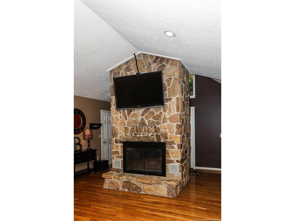 1011 Kelly's Ridge Road New Albany, IN 47150 - Photo 4 of 65