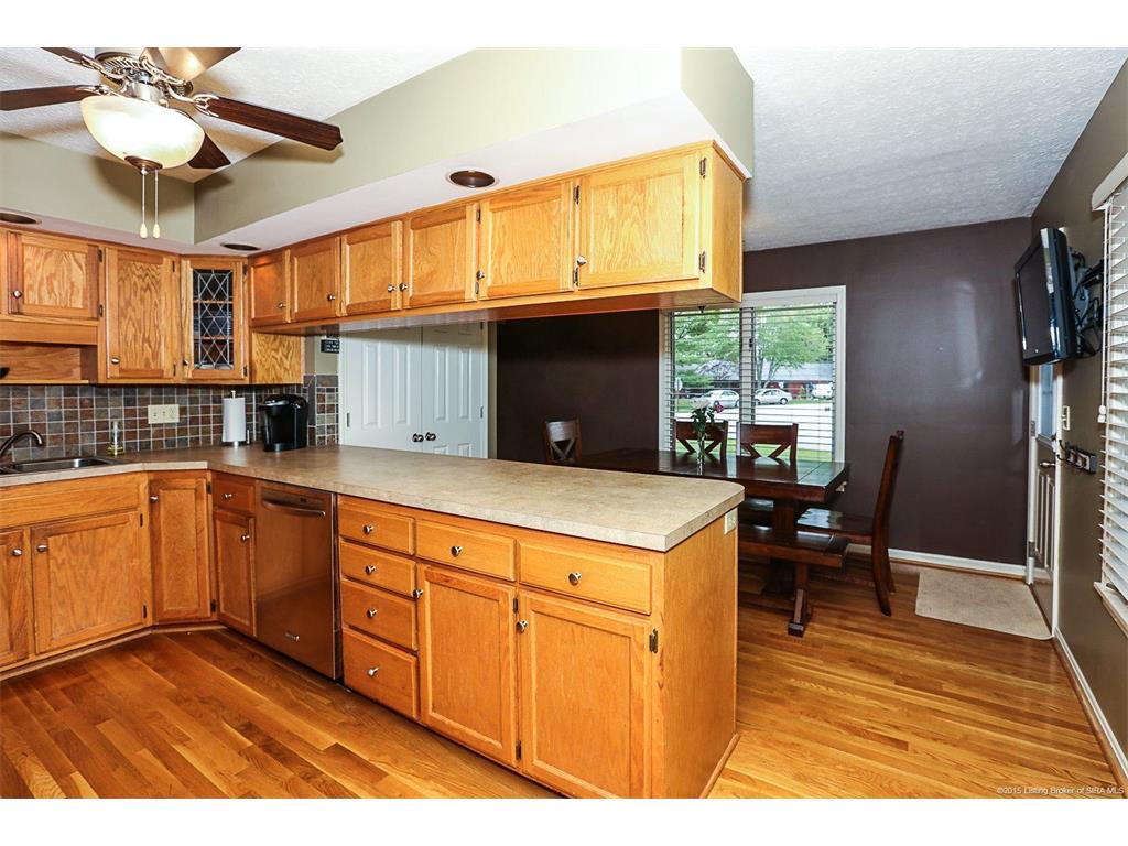 1011 Kelly's Ridge Road New Albany, IN 47150 - Photo 8 of 65