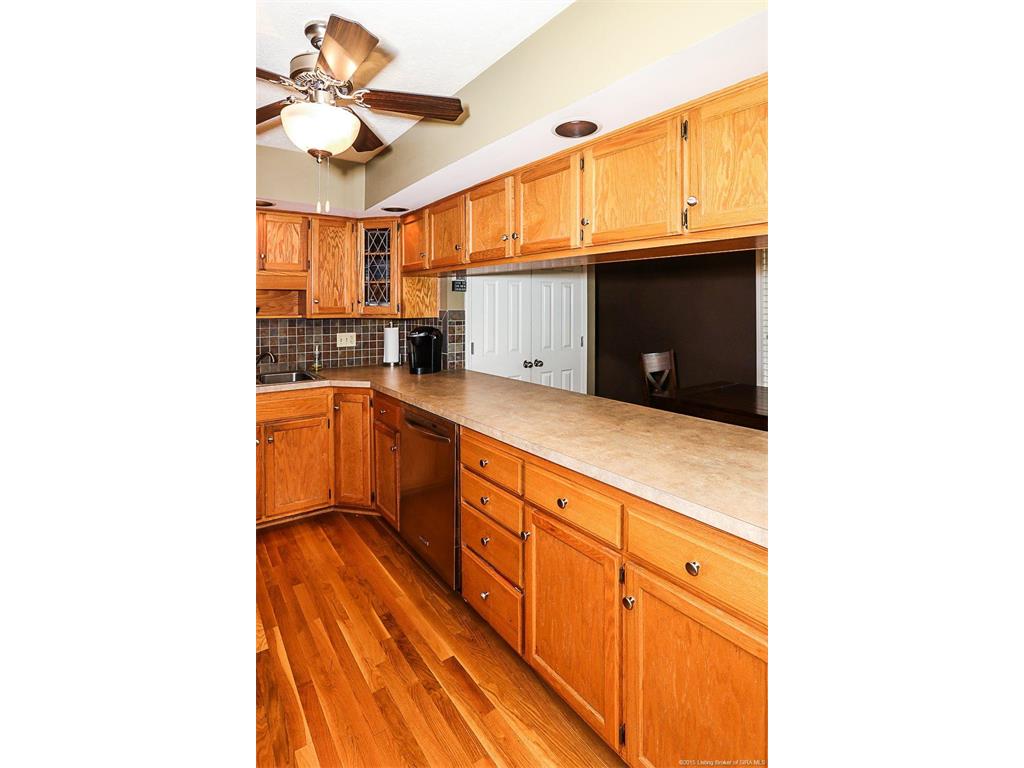 1011 Kelly's Ridge Road New Albany, IN 47150 - Photo 10 of 65