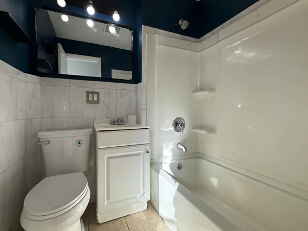 $1,975 | 846 Broadway, Unit 2R, Bayonne, NJ 07002