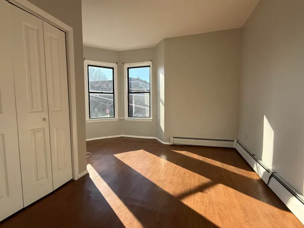 $1,975 | 846 Broadway, Unit 2R, Bayonne, NJ 07002