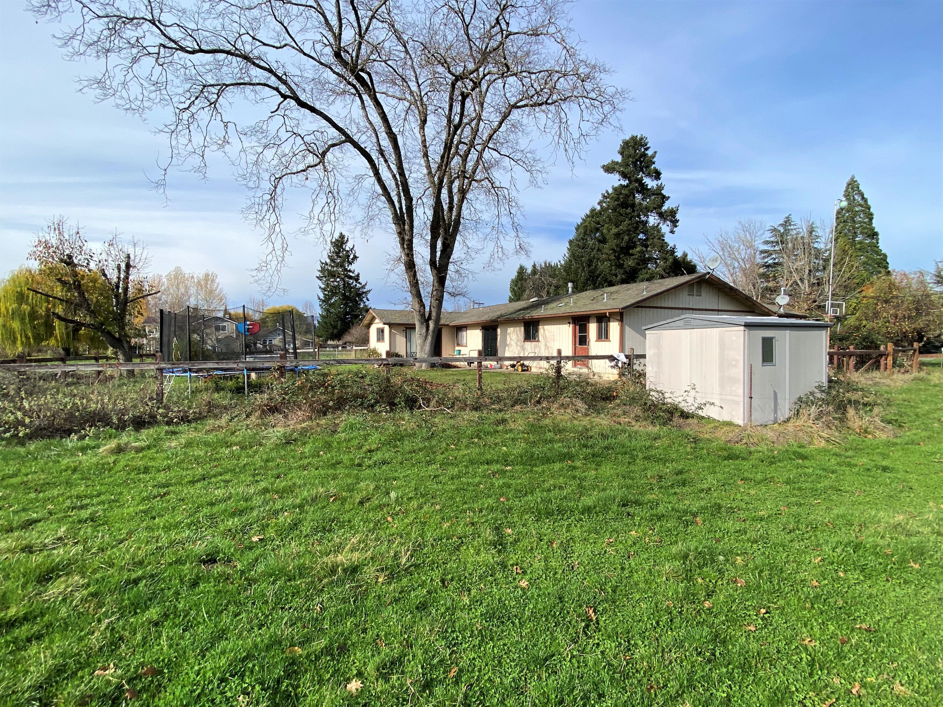 3347 South River Road Grants Pass, OR 97527 - Photo 11 of 11 IMG_8249 (2)