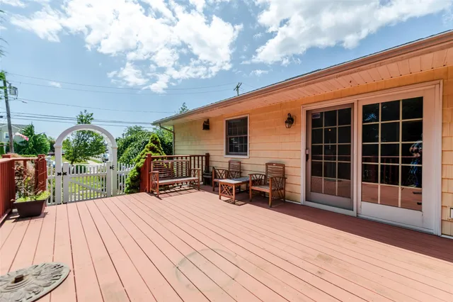 $689,000 | 3275 Bay Front Drive, Baldwin, NY 11510