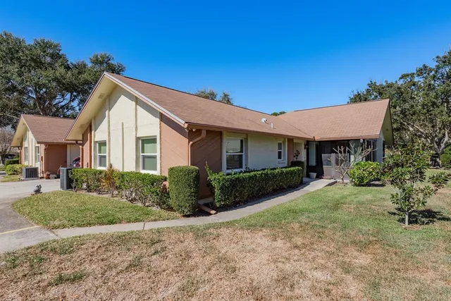 $369,900 | 409 Stirling Terrace, Dunedin, FL 34698