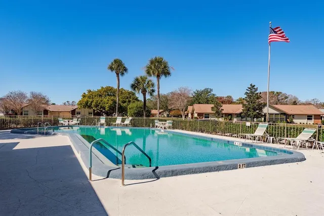 $369,900 | 409 Stirling Terrace, Dunedin, FL 34698