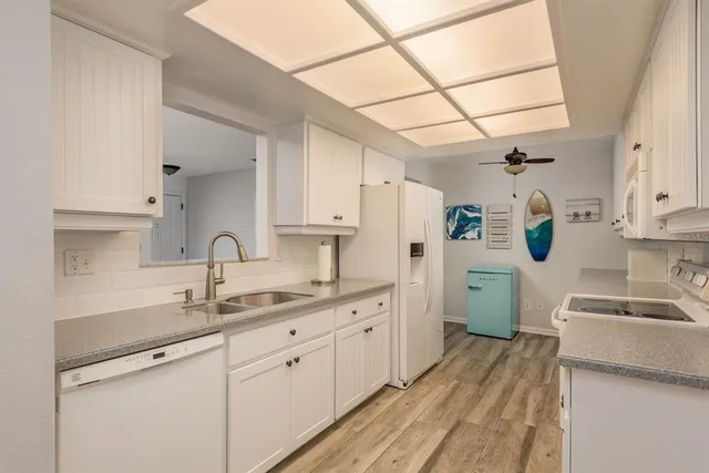 $369,900 | 409 Stirling Terrace, Dunedin, FL 34698