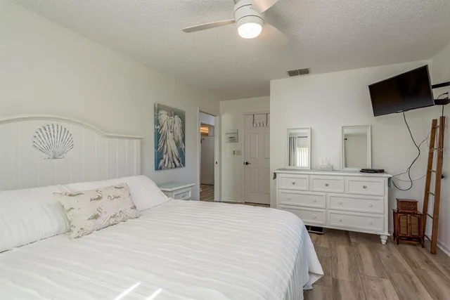 $369,900 | 409 Stirling Terrace, Dunedin, FL 34698