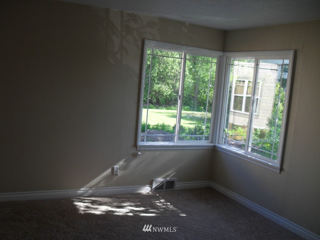 915 228th Street Southeast Bothell, WA 98021 - Photo 9 of 14