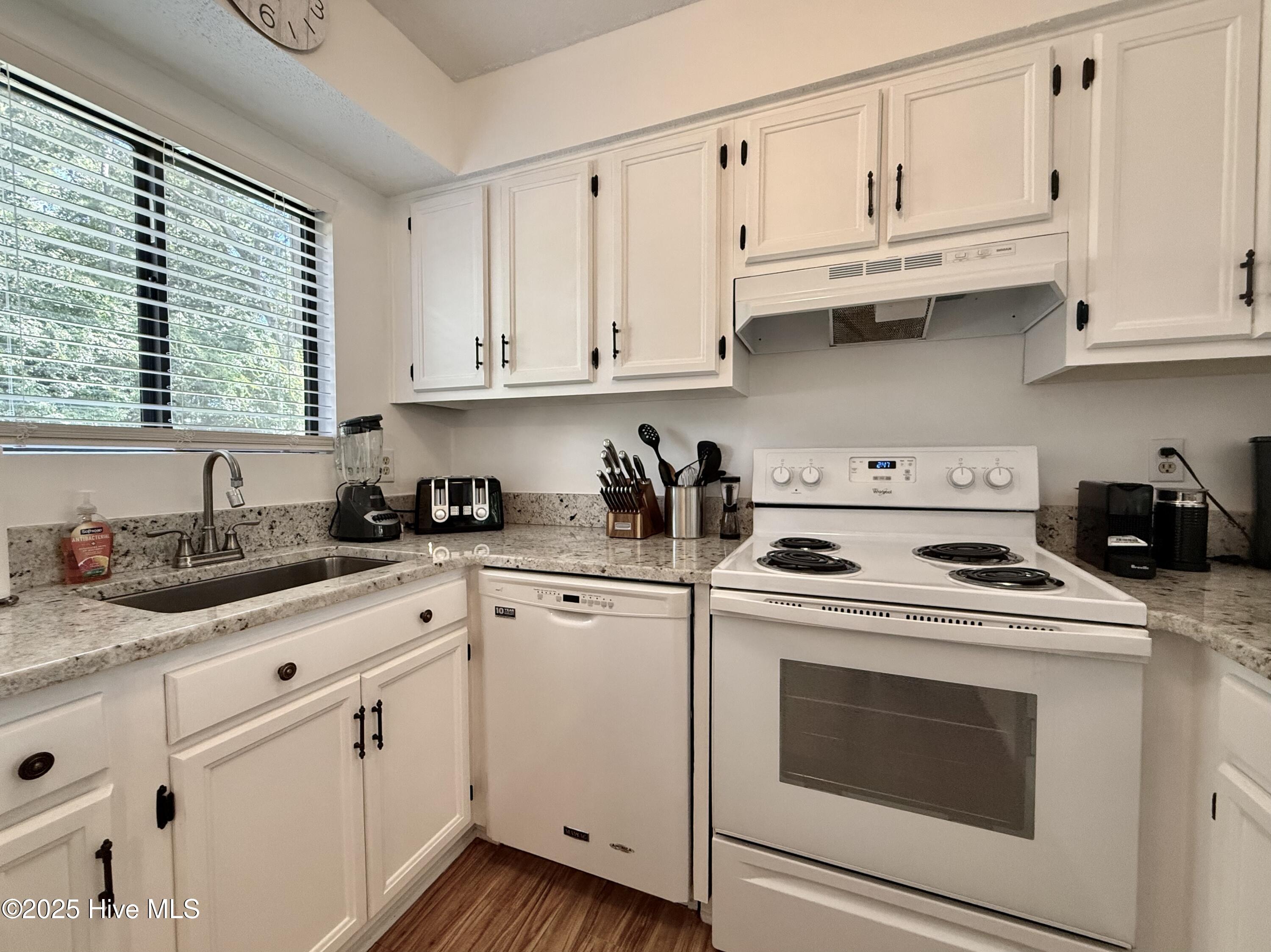 10 Pine Tree Road, Unit 132 Pinehurst, NC 28374 - Photo 4 of 26 10 Pine Tree Rd #132