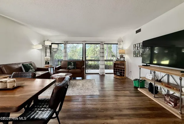 $350,000 | 10 Pine Tree Road, Unit 132, Pinehurst, NC 28374
