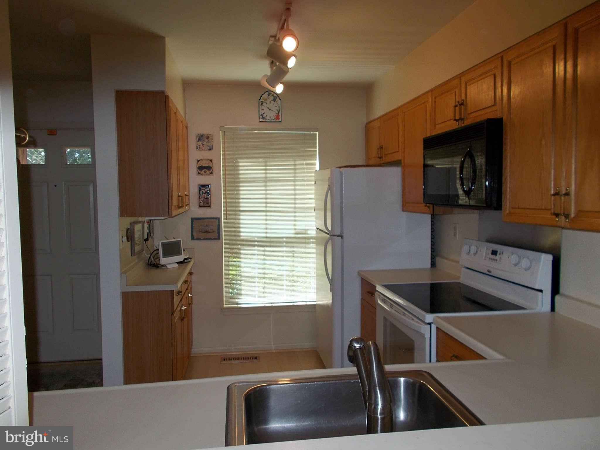 2107 Derby Ridge Lane, Unit 27 Silver Spring, MD 20910 - Photo 9 of 20 Kitchen