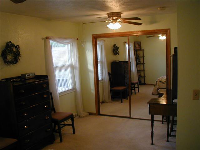 3815 West Lancer Road Peoria, IL 61615 - Photo 6 of 11 Gallery Image 6