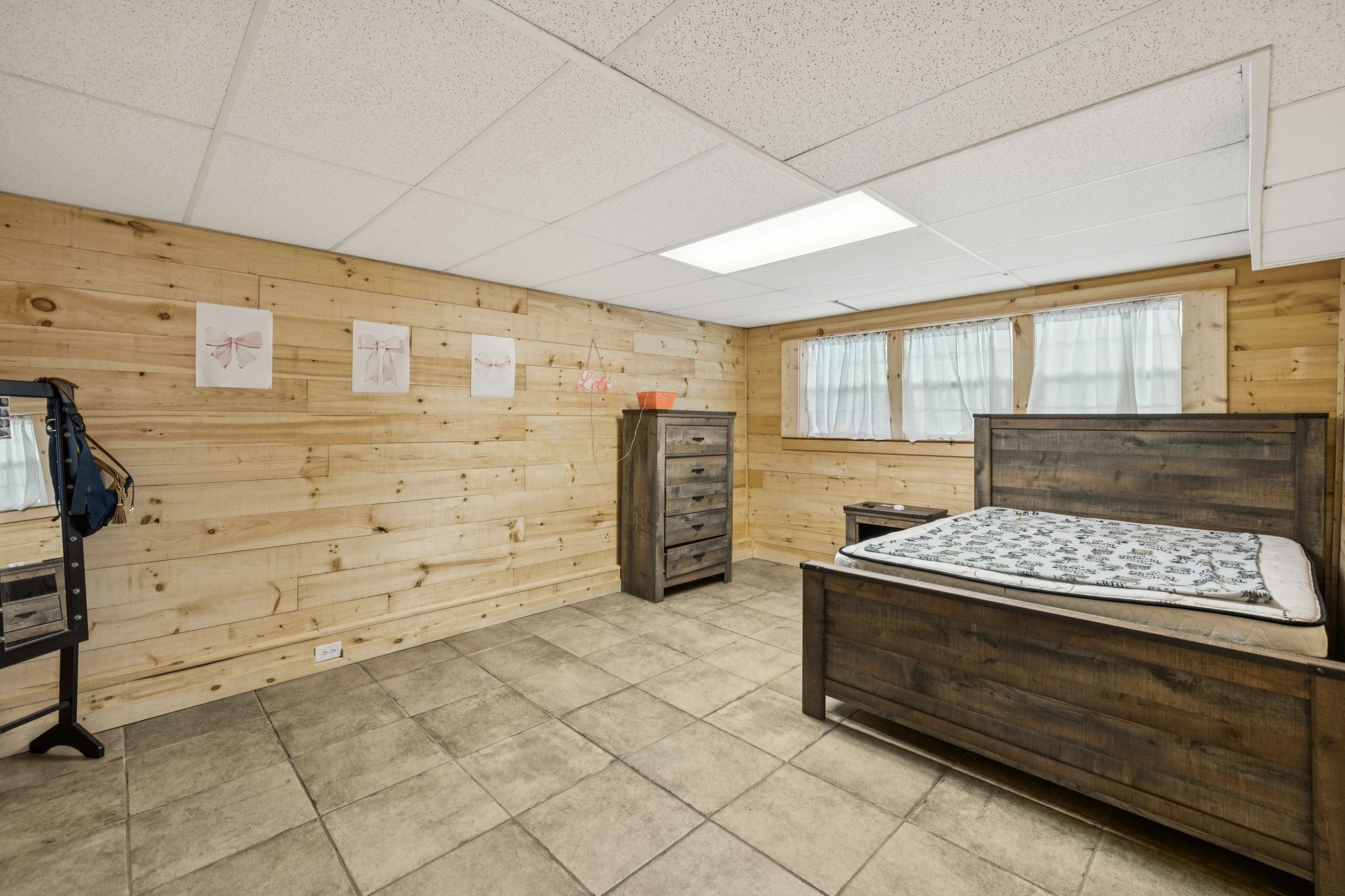 630 Lakeview Court Tennessee Ridge, TN 37178 - Photo 27 of 76 a kitchen with stainless steel appliances kitchen island granite countertop a stove and a refrigerator