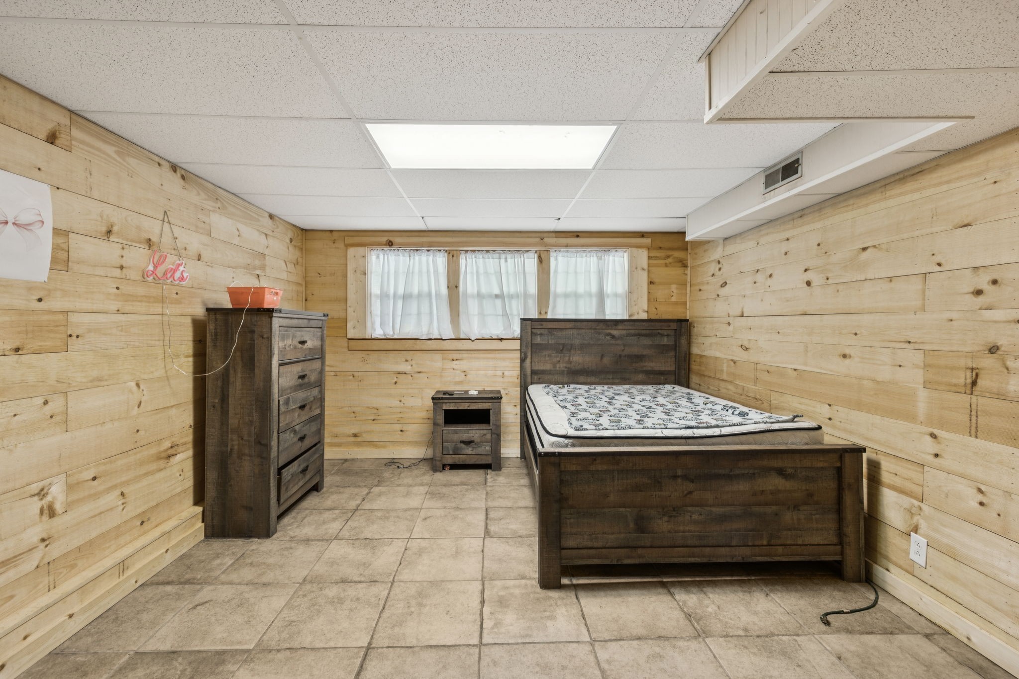 630 Lakeview Court Tennessee Ridge, TN 37178 - Photo 28 of 76 a view of utility room