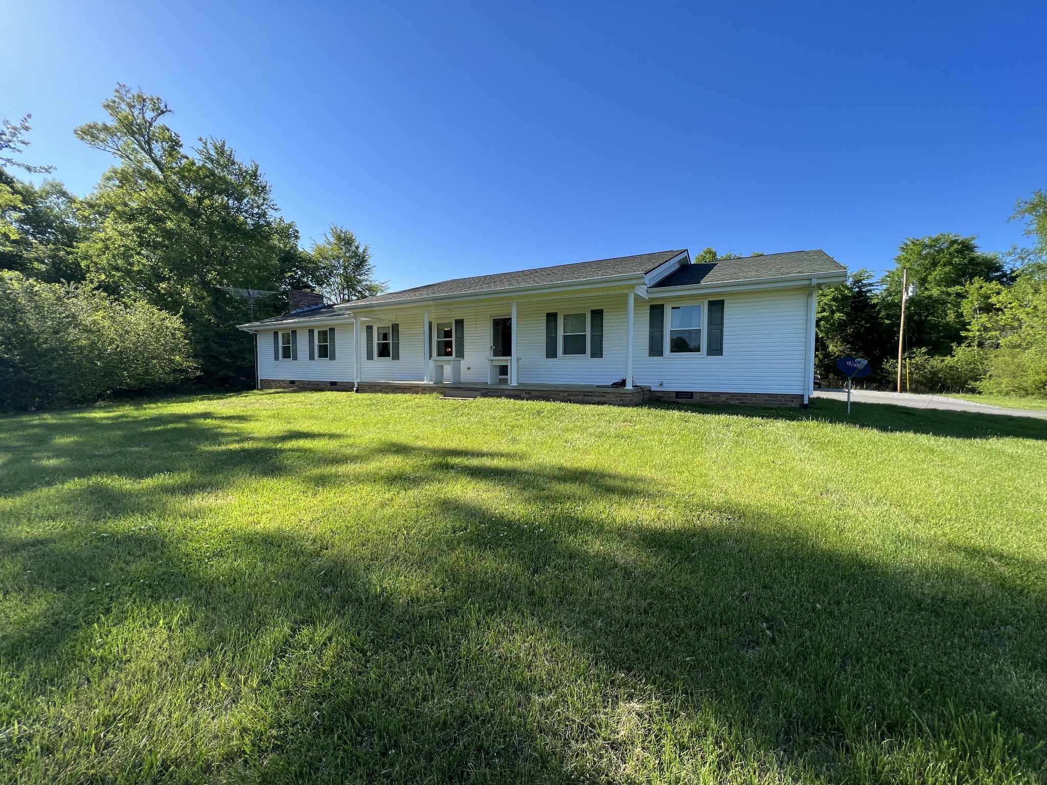810 Rabbit Branch Road Shelbyville, TN 37160 - Photo 1 of 17 a view of a house with a big yard