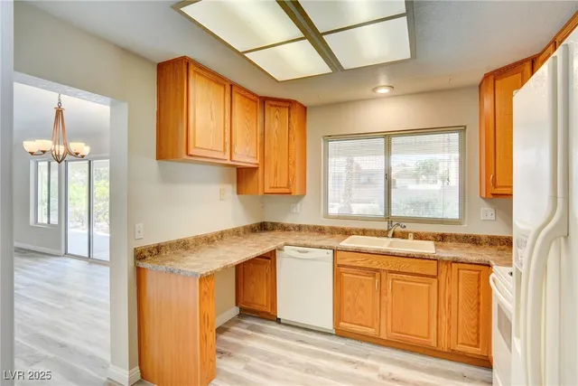 $2,000 | 9053 Marble Drive, Las Vegas, NV 89134