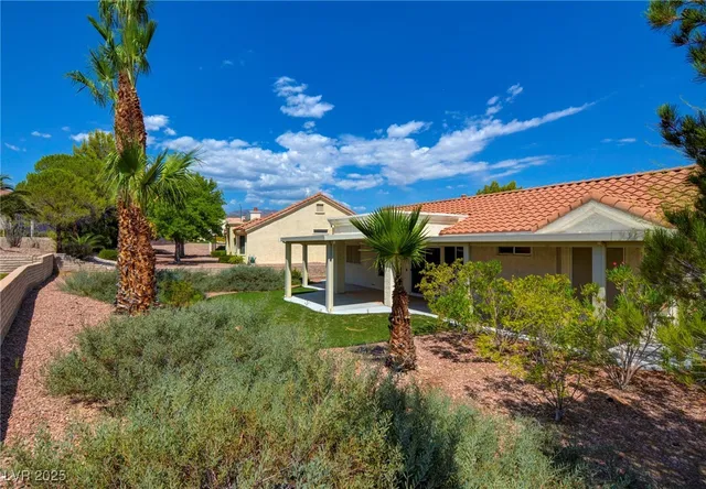 $2,000 | 9053 Marble Drive, Las Vegas, NV 89134