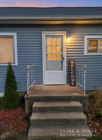 $115,000 | 154 South Yates Street, Pewamo, MI 48873