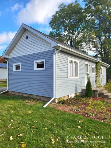 $115,000 | 154 South Yates Street, Pewamo, MI 48873