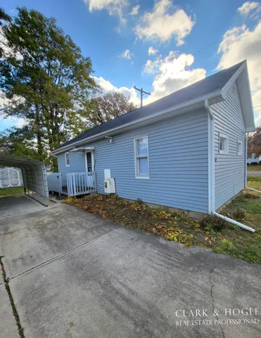 $115,000 | 154 South Yates Street, Pewamo, MI 48873